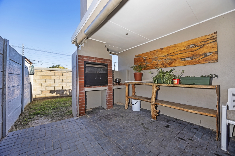 3 Bedroom Property for Sale in Zonnendal Western Cape